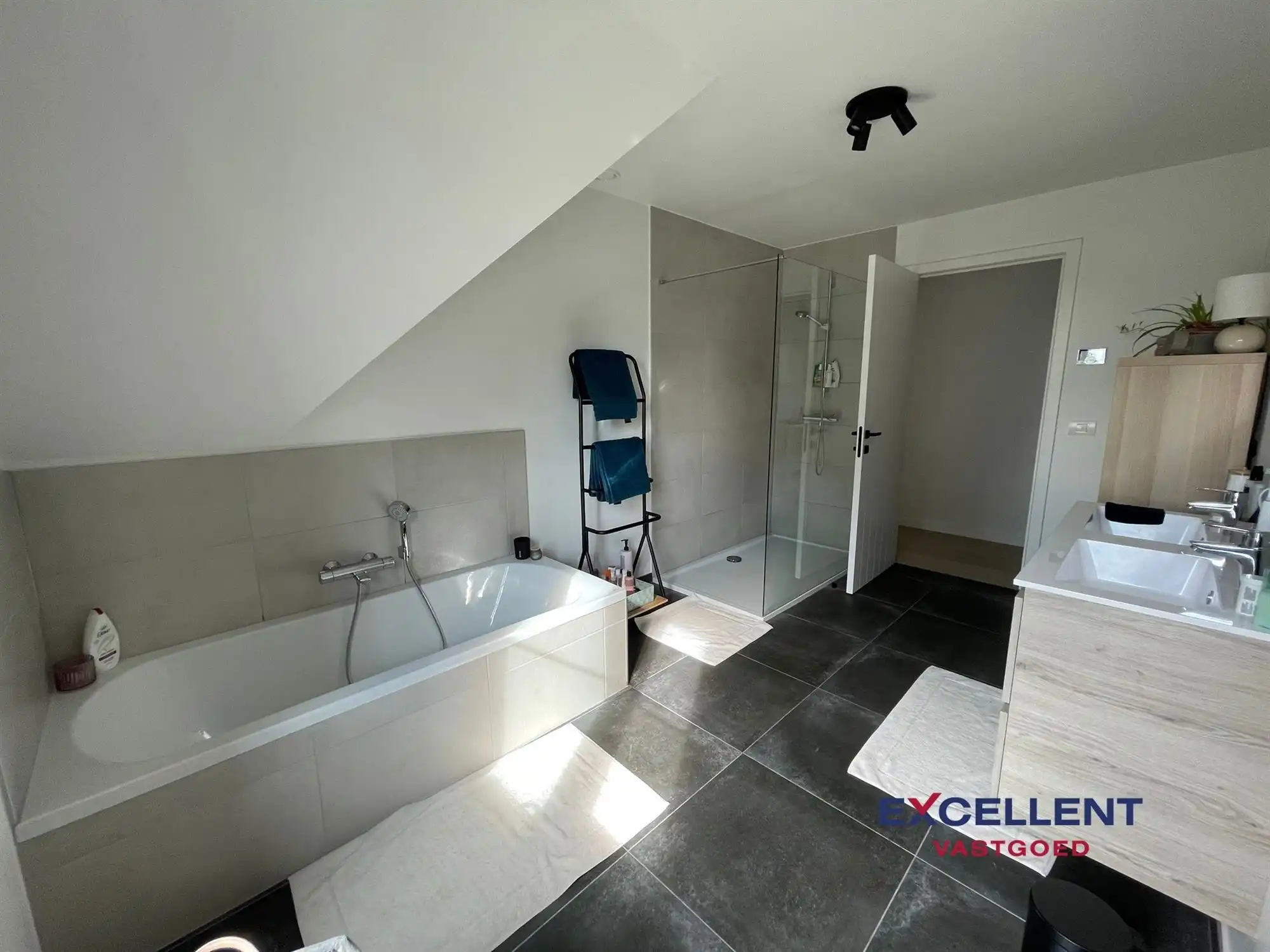 Prachtige recente woning te huur te Gottem (Deinze)! foto 12