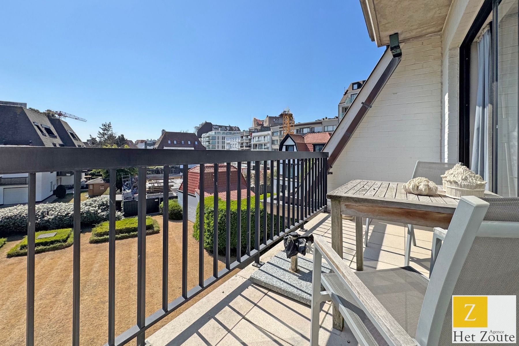 Te renoveren appartement vlakbij Zeedijk incl. staanplaats foto 2