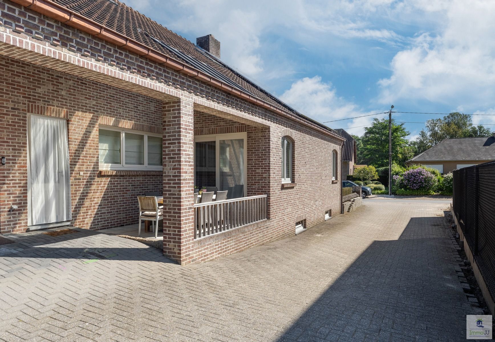 Ruime woning met weiland en volledig onderkelderd  foto 36