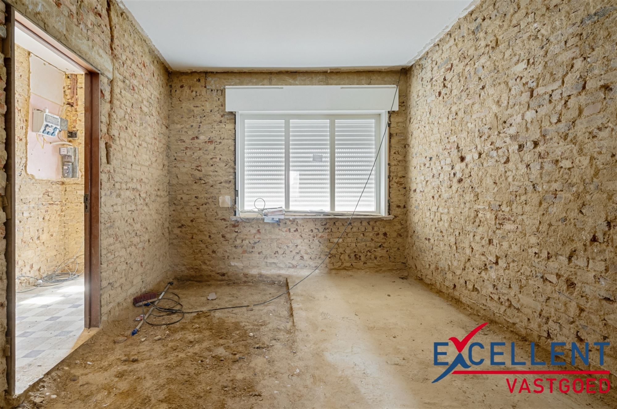 Verder te renoveren woning centrum Brakel foto 2