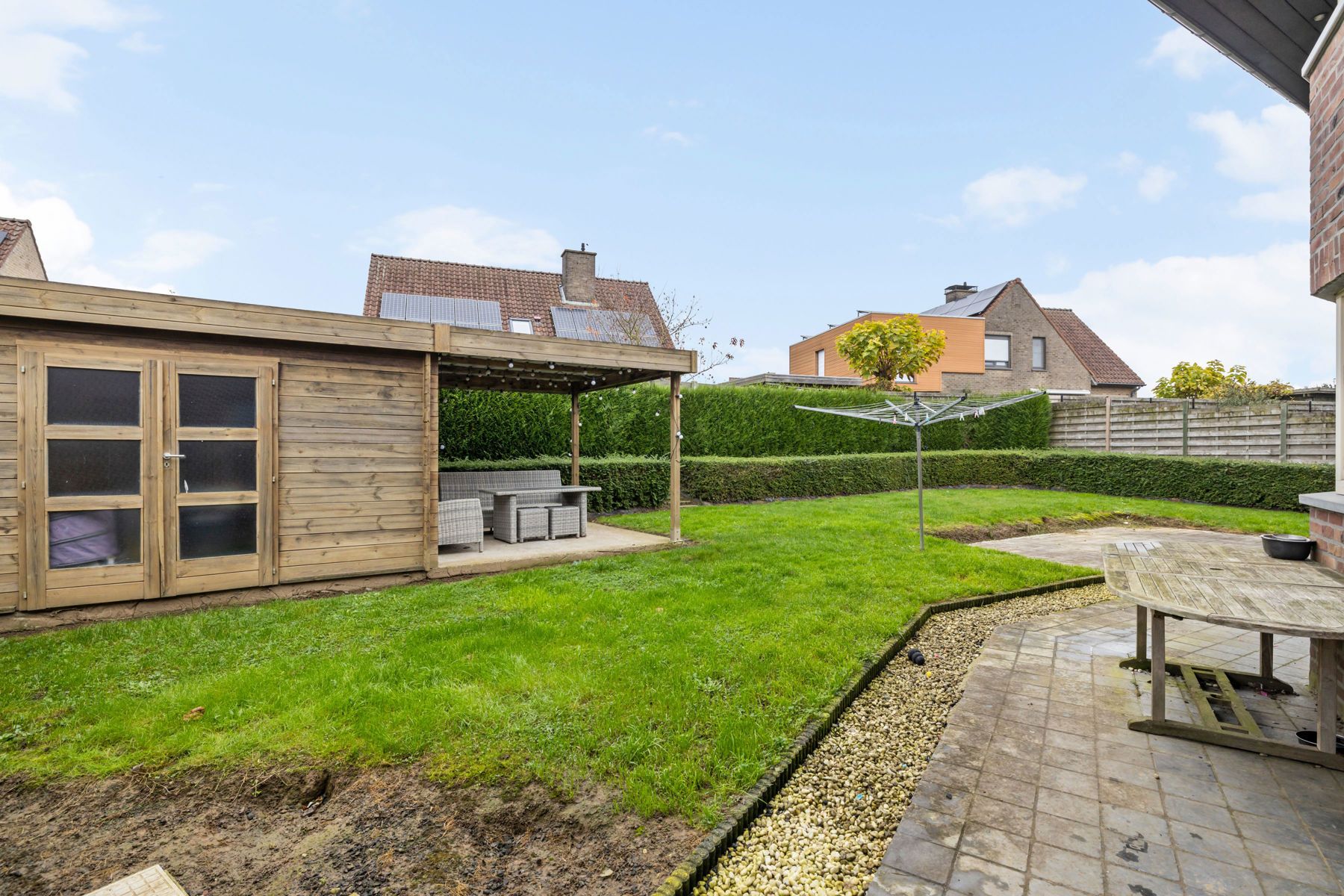 Halfopen bebouwing met 4 slaapkamers en prachtige tuin! foto 24