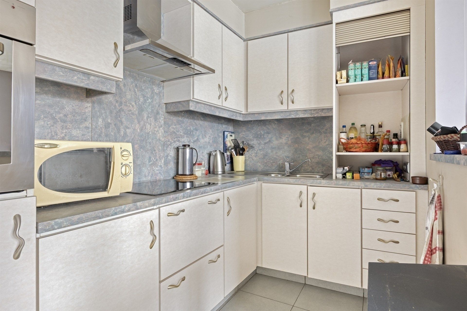 Appartement, 90 m², met 2 slpks en garage in Herzele. foto 9