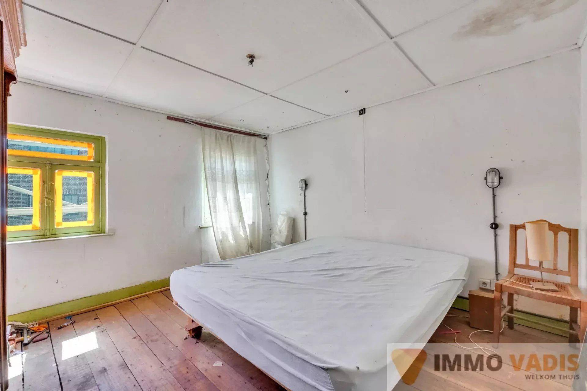 Te renoveren hoeve met binnenkoer en stallingen foto 6