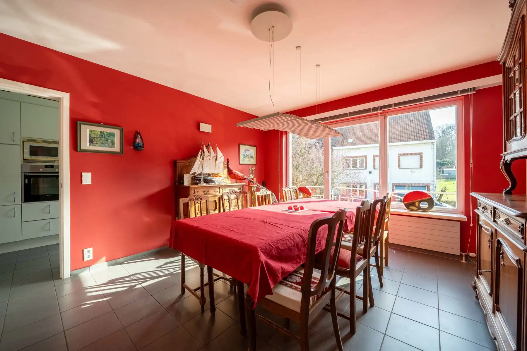 Ruime villa met potentieel. foto 5