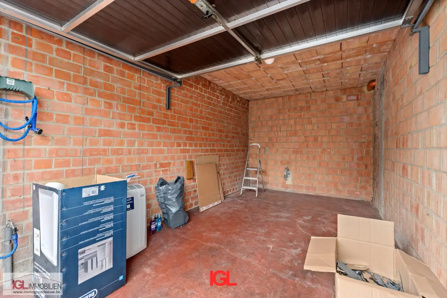 Lichtrijk 2-slaapkamerappartement met garagebox en kelder in Sint-Pieters-Leeuw foto 10