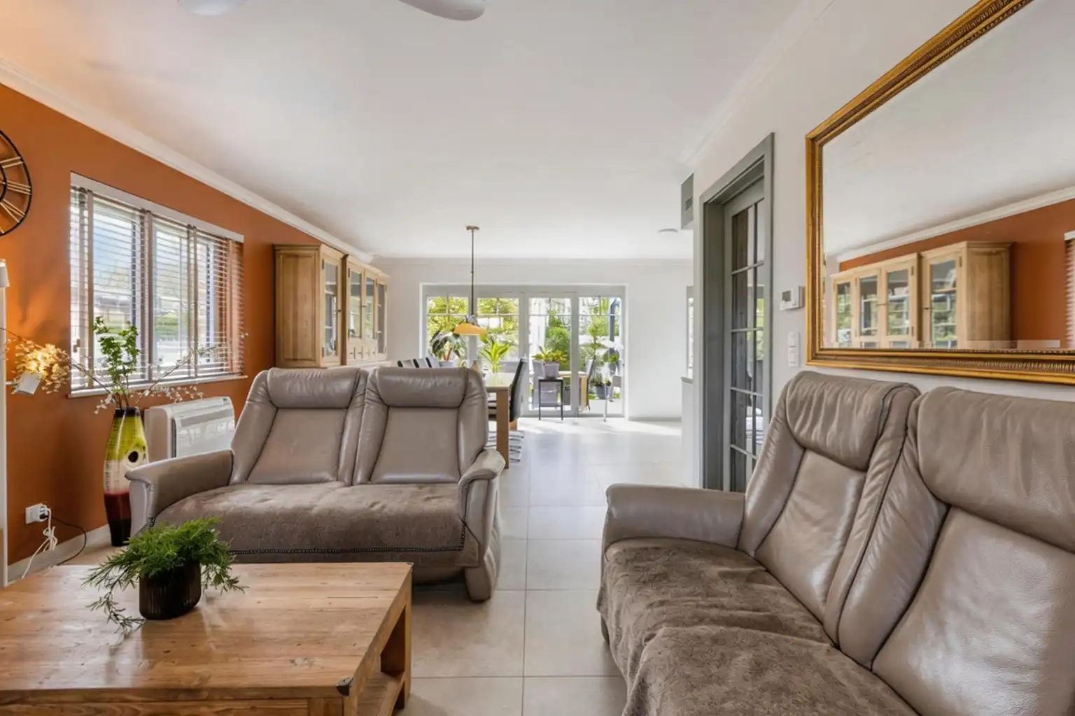 Mooie, recente woonst met tuin op een rustige locatie  foto 9