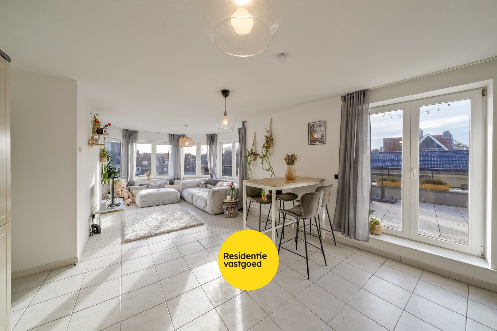 Instapklaar 2-slaapkamerappartement met ruim terras vlakbij het strand te Bredene foto 14