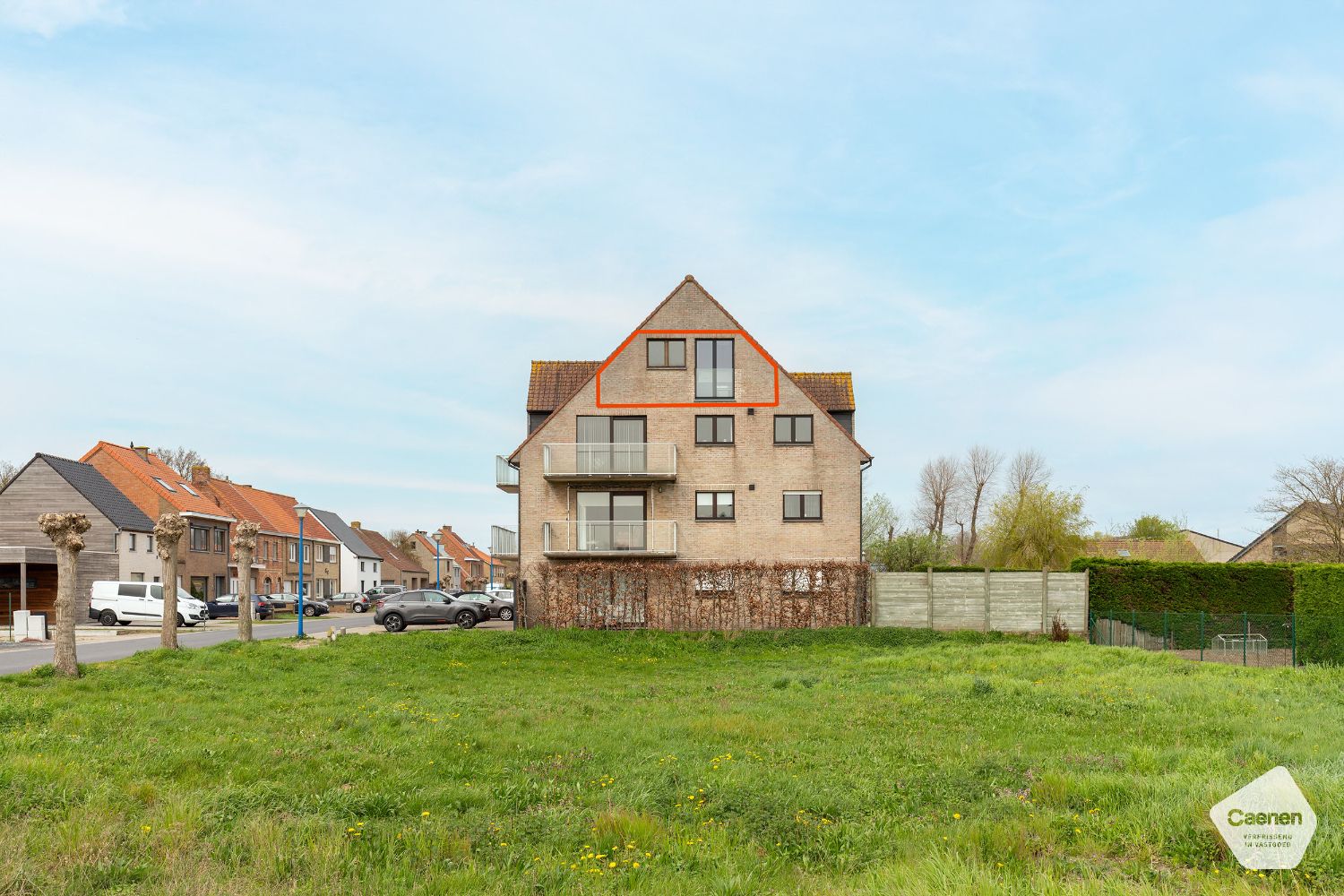 Gerenoveerd appartement met panoramische verzichten in Oostduinkerke! foto 1