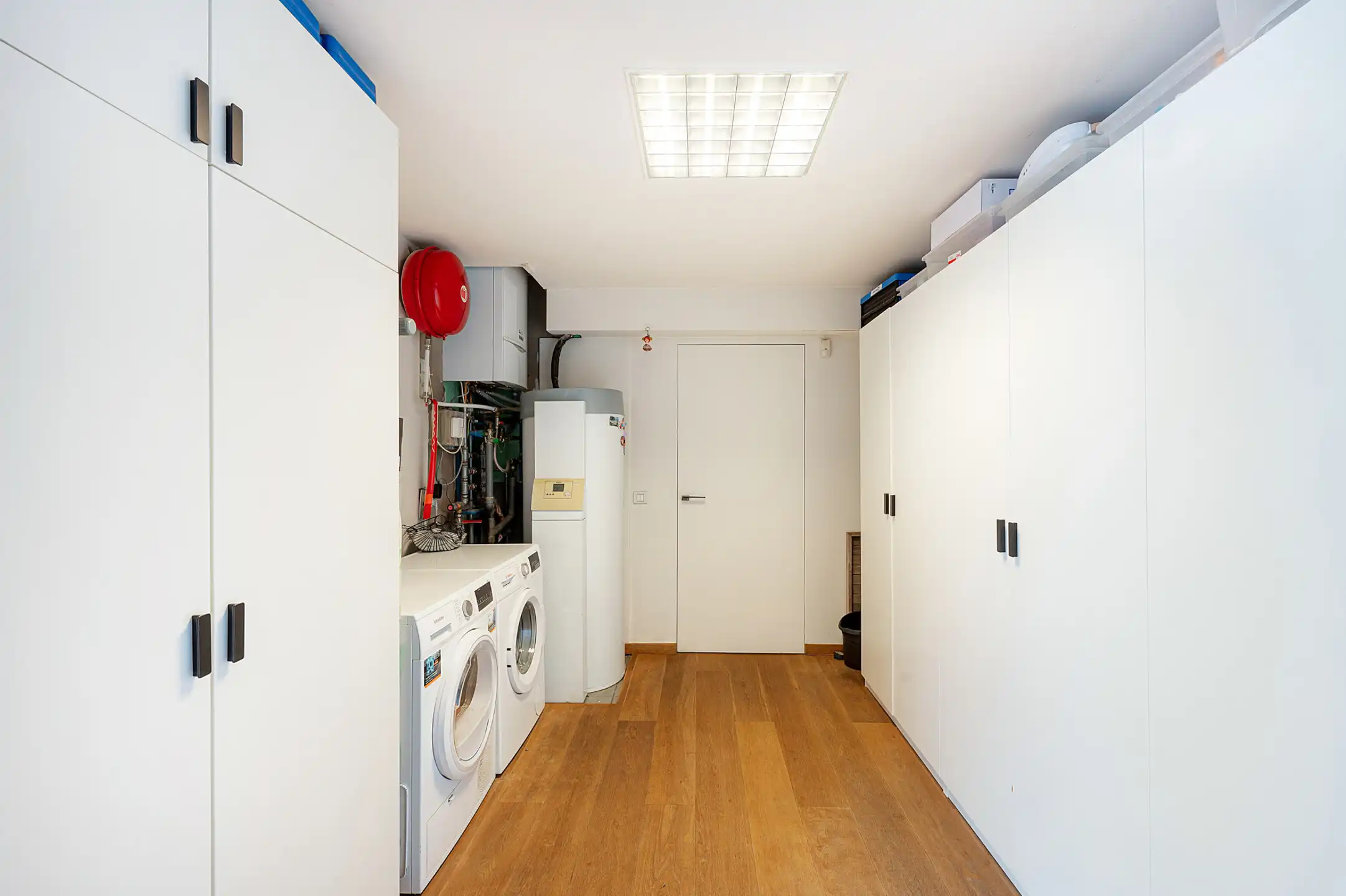 Vrijstaande woning met open zichten over de Damse polders foto 29