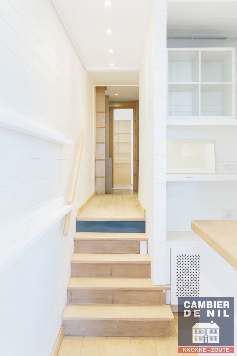 Te huur handelspand op toplocatie – Zeedijk Het Zoute, vlak bij het Albertplein foto 3