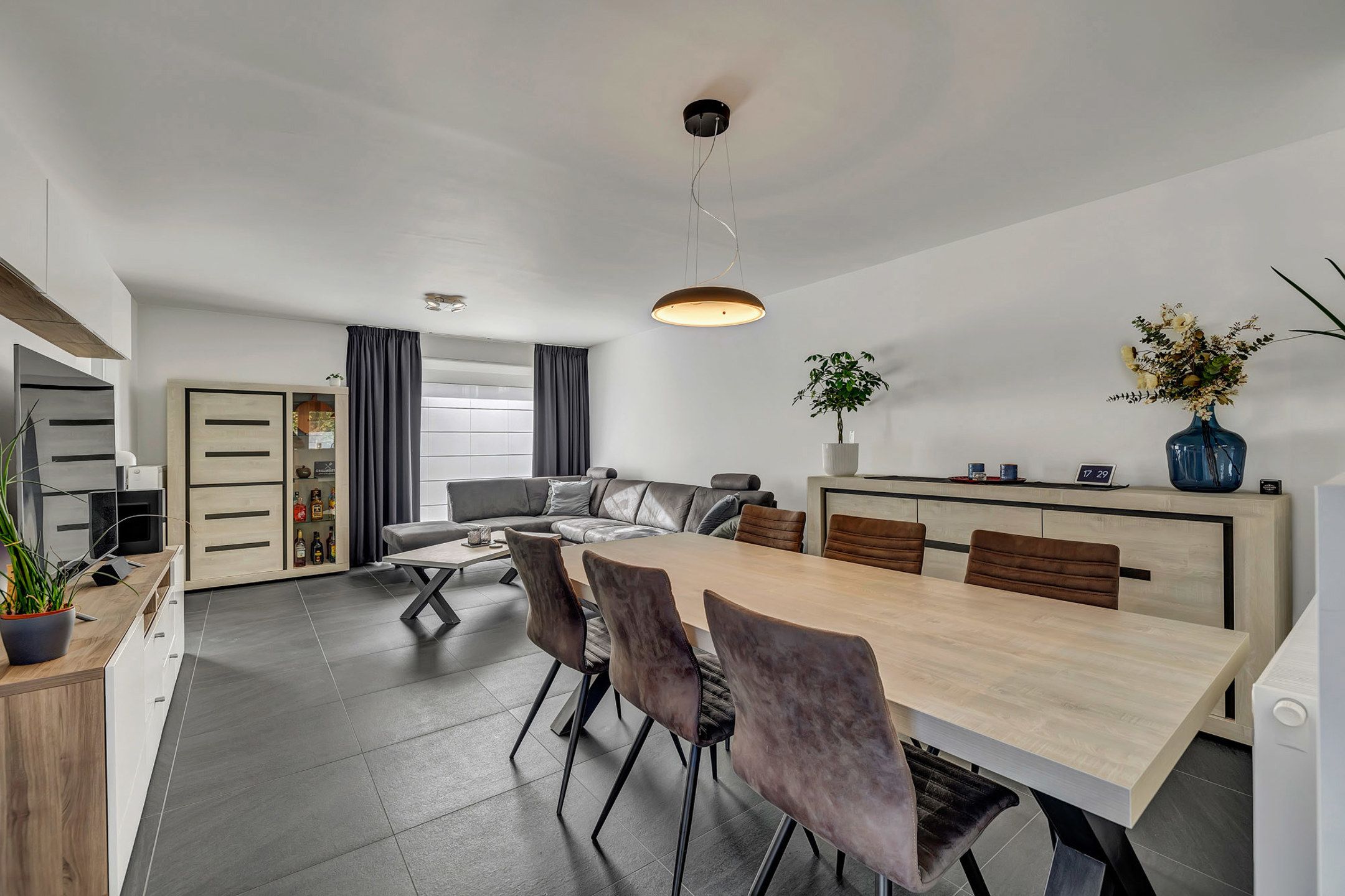 Recente woning op rustige locatie foto 4