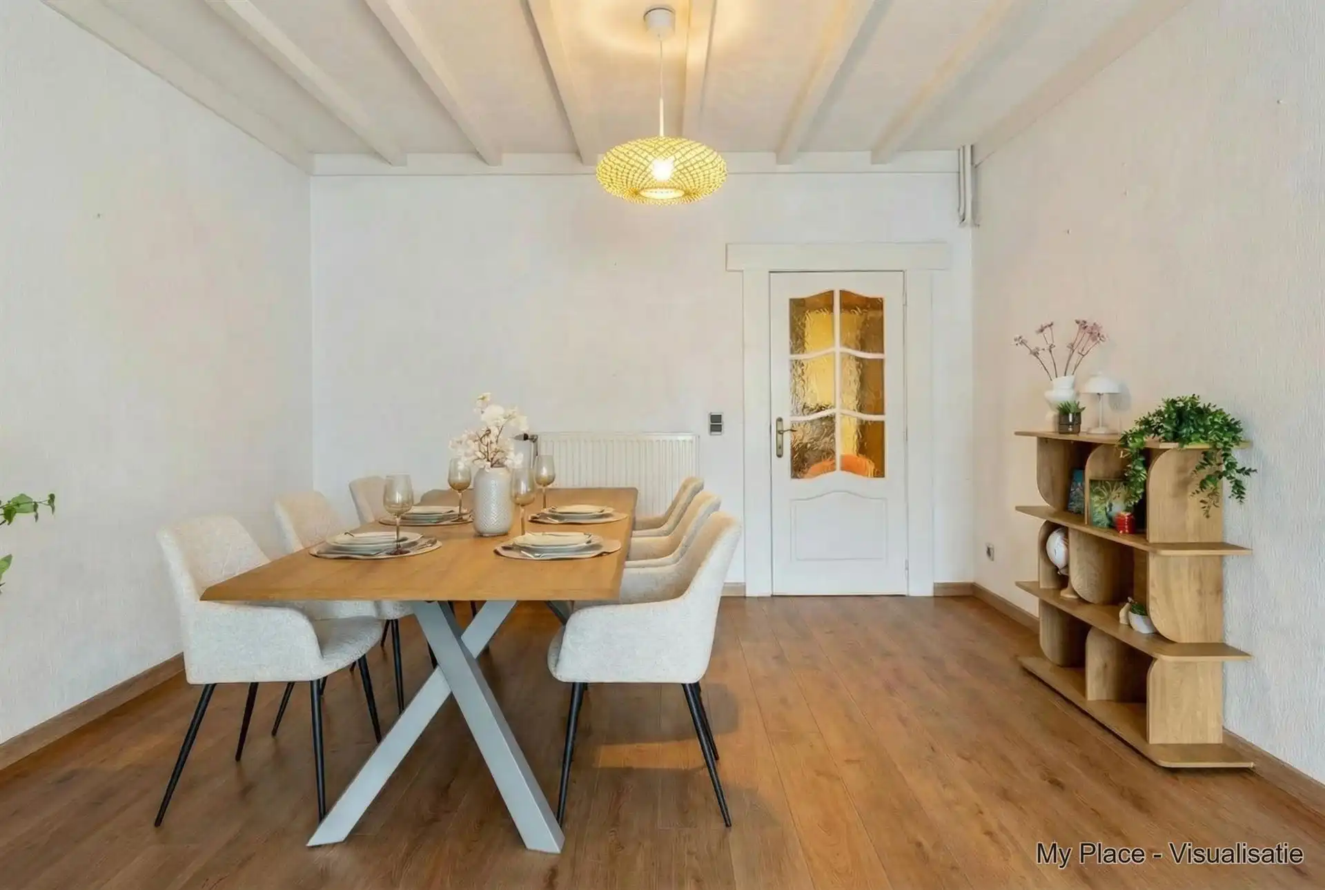 Renovatiewoning met garage en tuin. foto 6