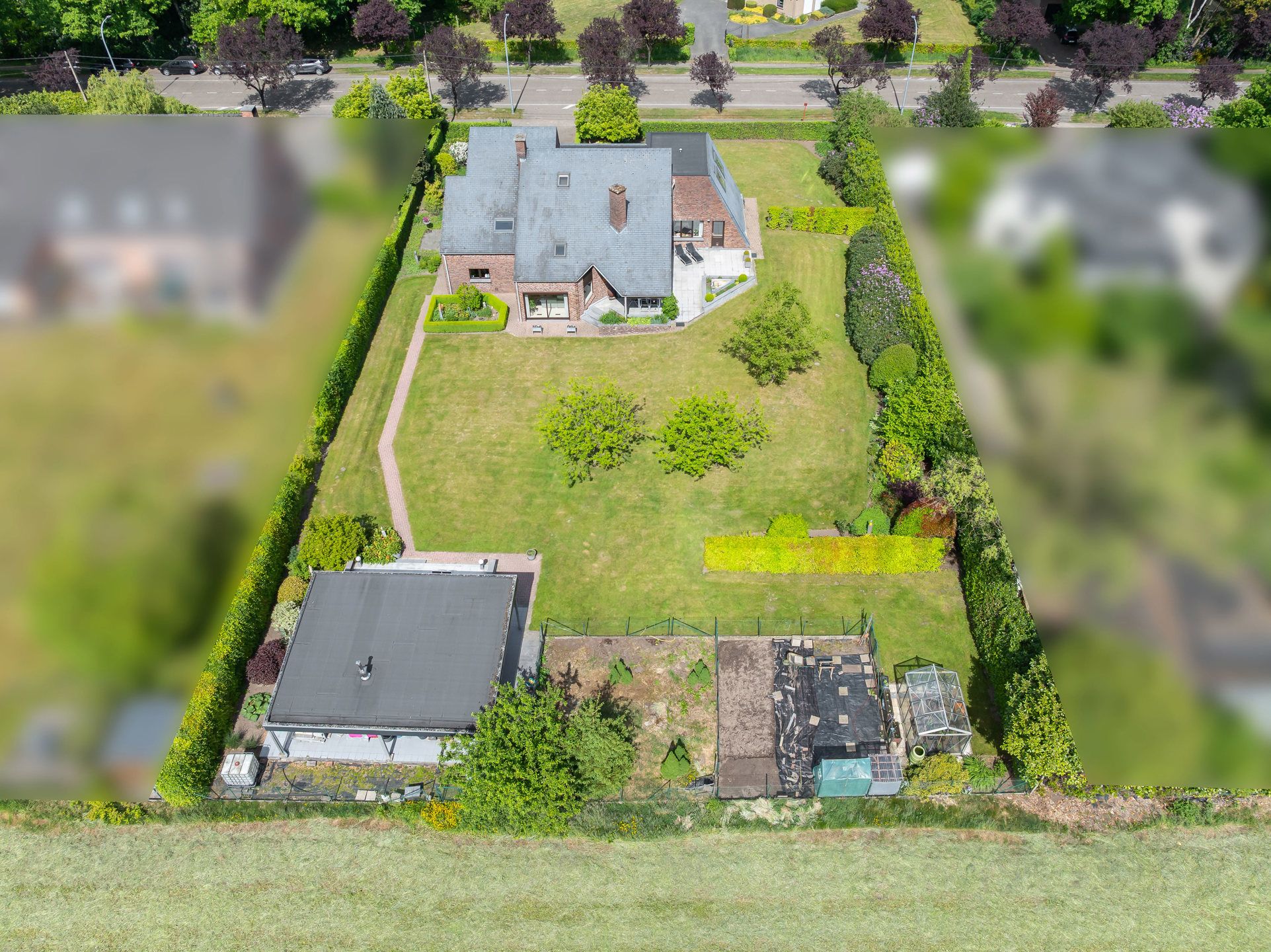 Architecturale gezinswoning met atelier en weids uitzicht foto 25