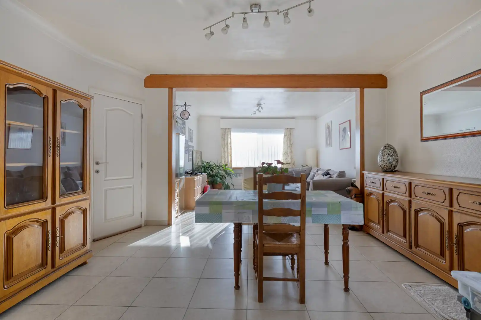 Halfopen bebouwing met 3 slaapkamers, tuin en garage - TOP-ligging en TOP-oriëntatie foto 6