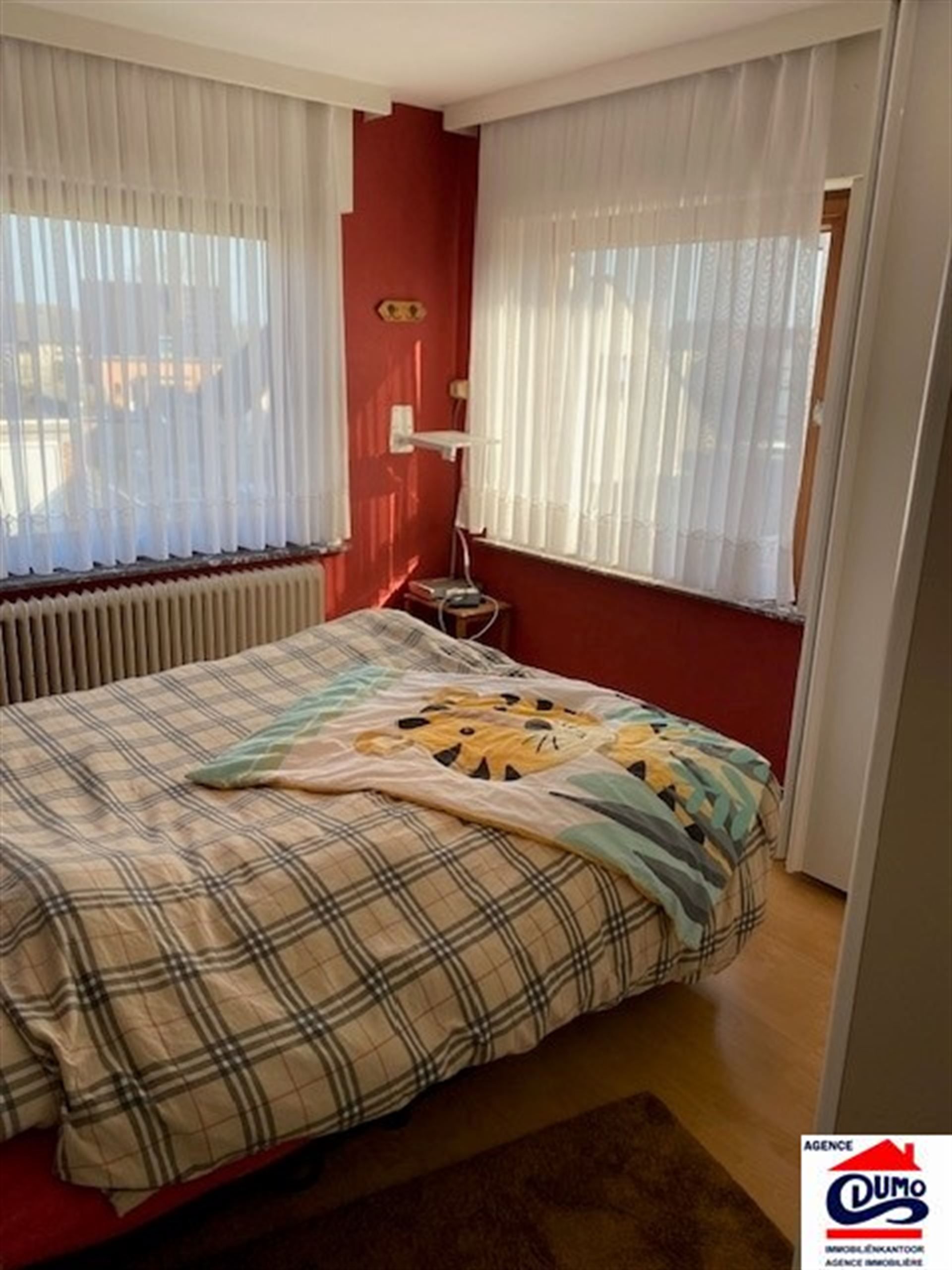 Goed gelegen half open bebouwing met 4 slaapkamers en garage foto 14