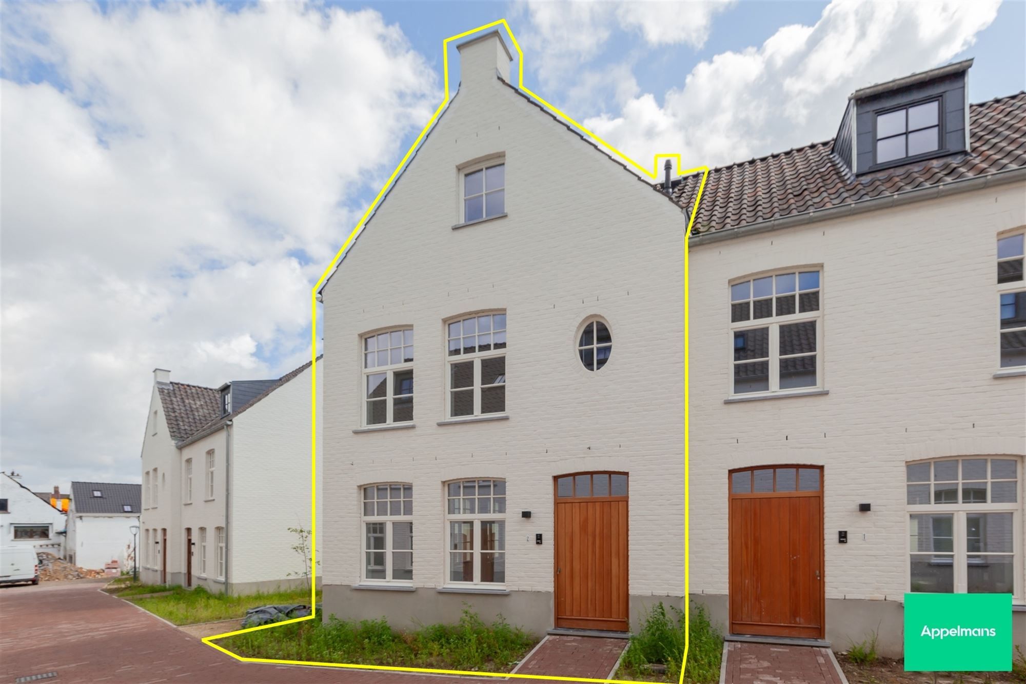 Nieuwbouw woning met 3 slaapkamers foto {{pictureIndex}}