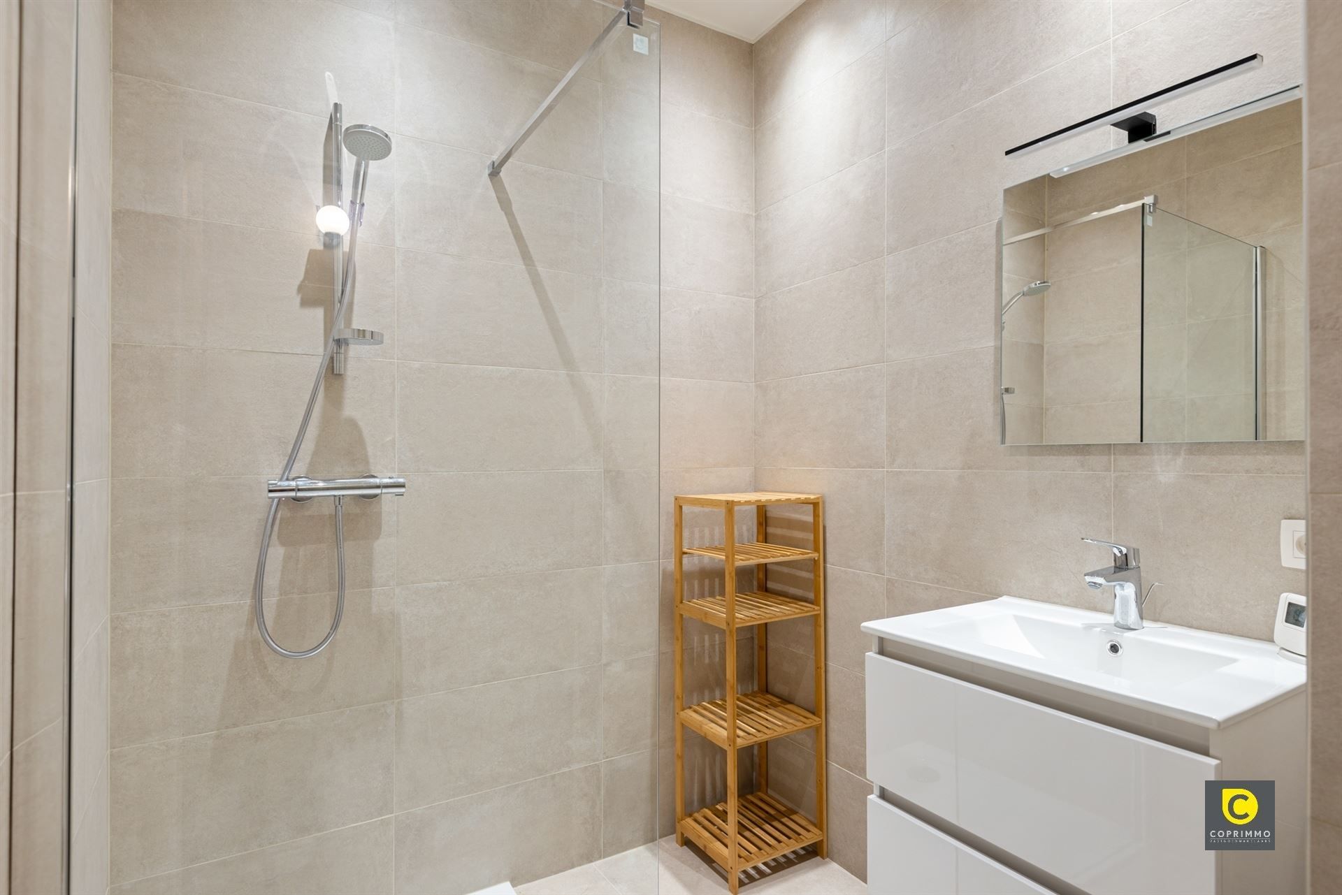 Luxueus penthouse met 6 SLPKS, 2 BDKS en dakterras! foto 11