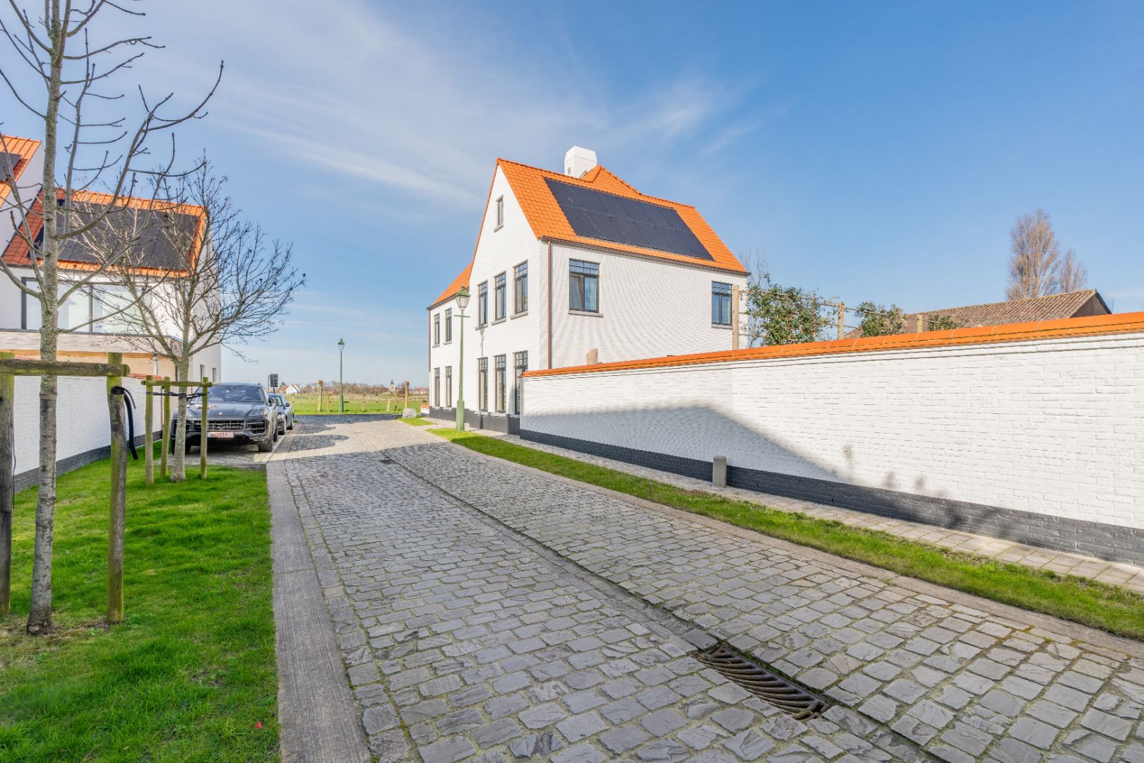 Ruime alleenstaande villa in een rustige en zonnige omgeving foto 30