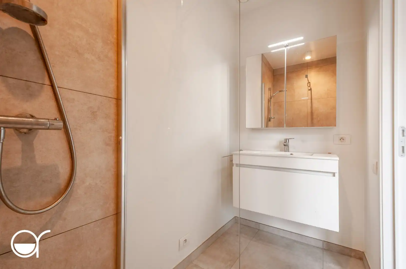 Luxe éénslaapkamerappartement aan de Ham  foto 15