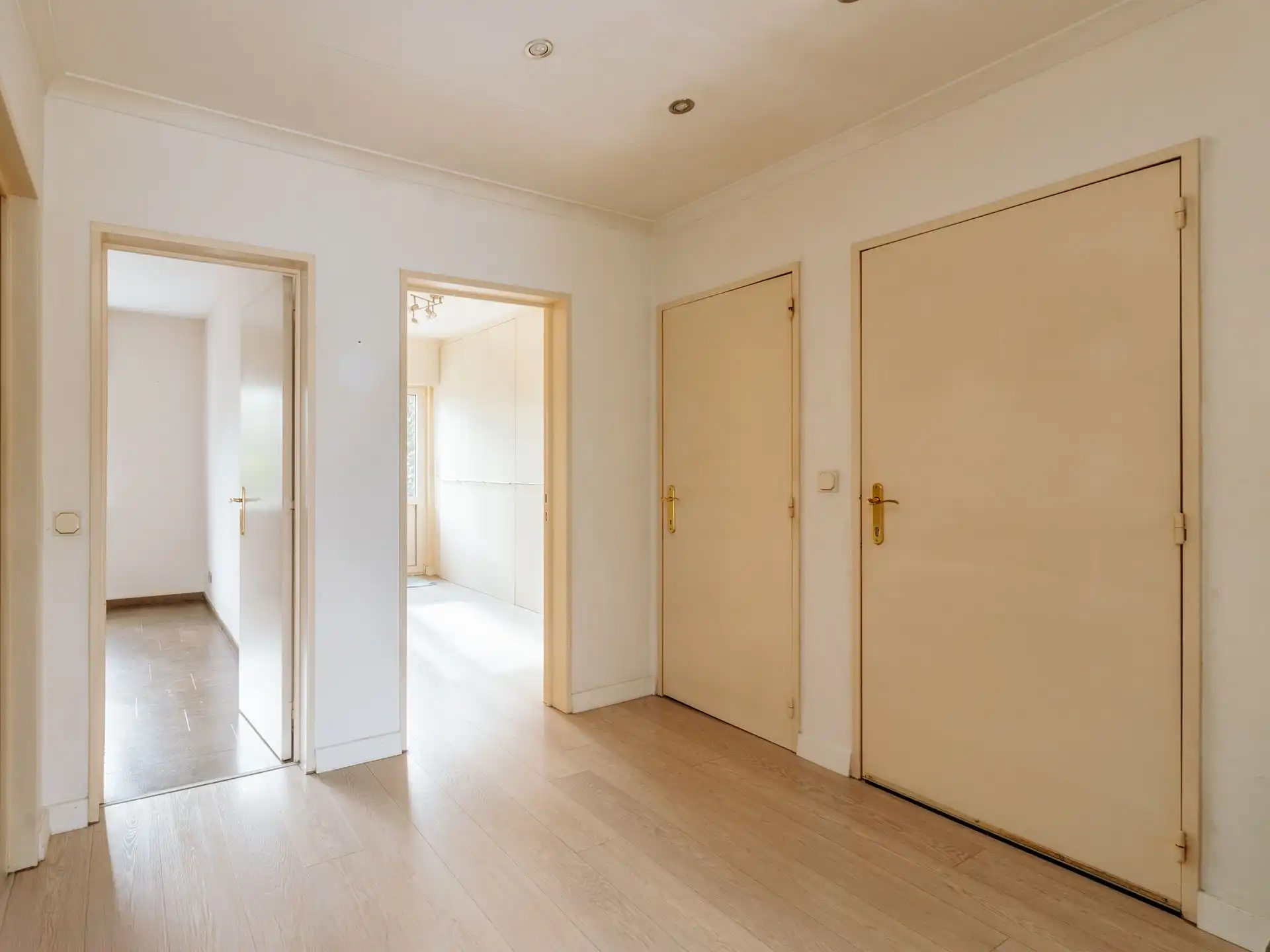 Gelijkvloers appartement met tuin in de vogeltjeswijk foto 12