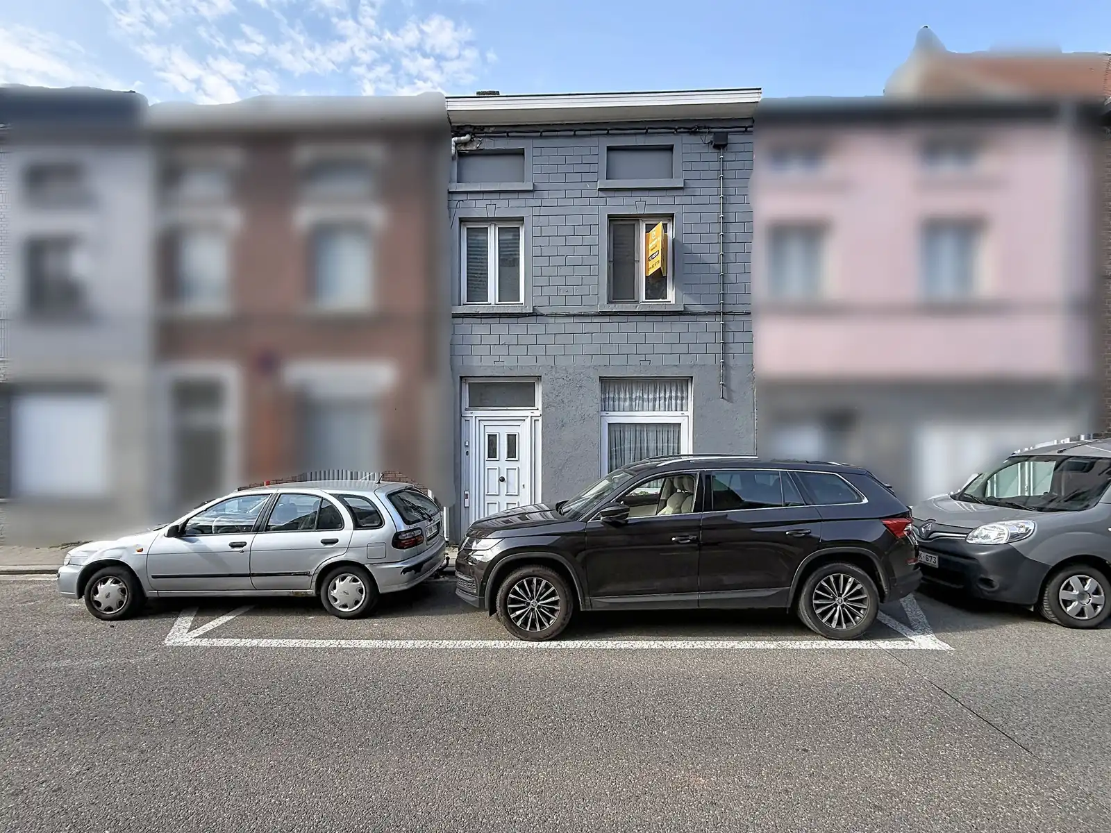 Ruime gezinswoning nabij het Centrum van Tienen met slpks  foto {{pictureIndex}}