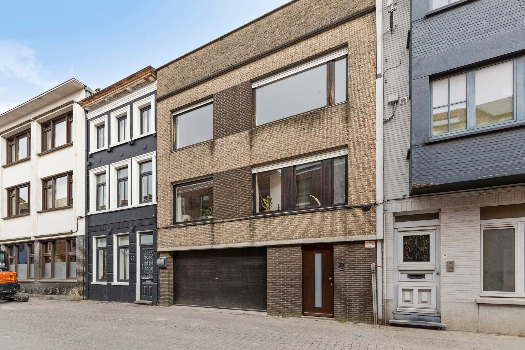 Instapklare stadswoning met grote garage ! foto 23