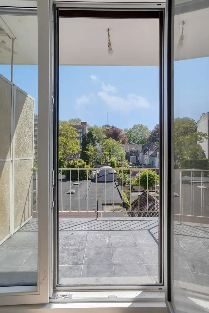 Hoogwaardig gerenoveerd 2 slaapkamer appartement nabij Citadelpark foto 8