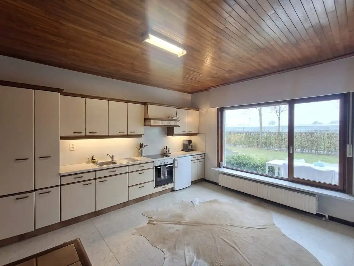 ALLEENSTAANDE GELIJKVLOERSE WONING MET 3 SLAAPKAMERS TE MEIGEM foto 6