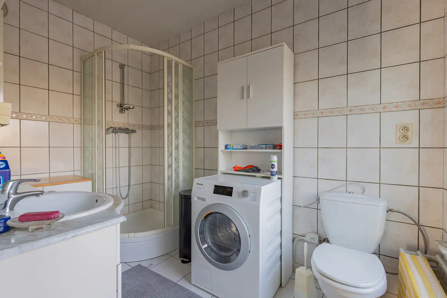 Ruime gezinswoning met 3 slpks! foto 10