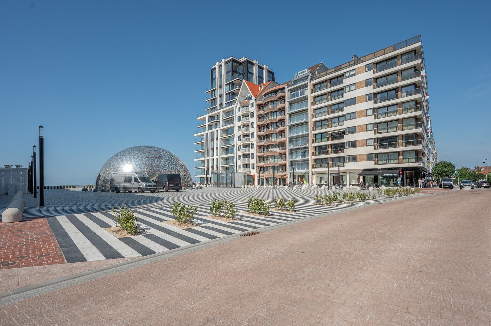 Luxueus gerenoveerd appartement met een zonnig terras en zeezicht op het vernieuwde Albertplein. foto 24