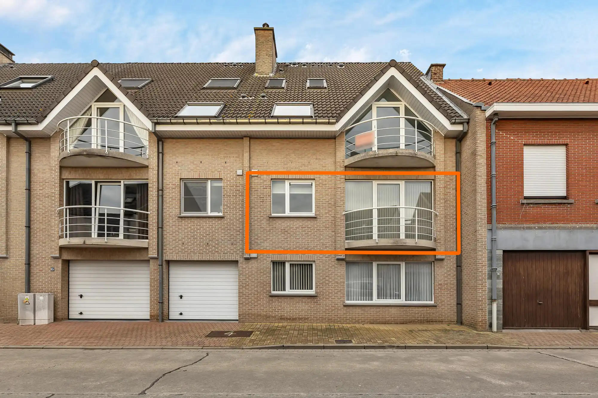 Instapklaar appartement met ruime garage foto 2