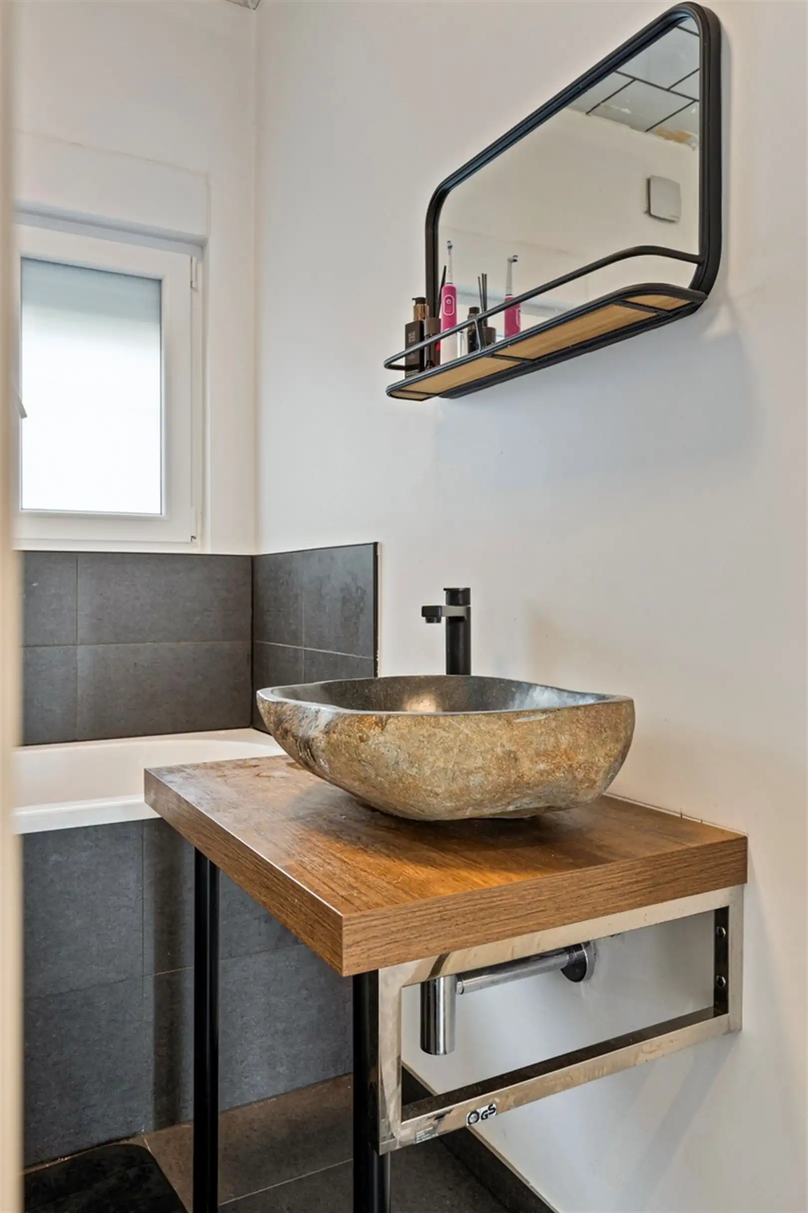 Instapklare open bebouwing op 480 m² met 3 slaapkamers en 2 badkamers. foto 14