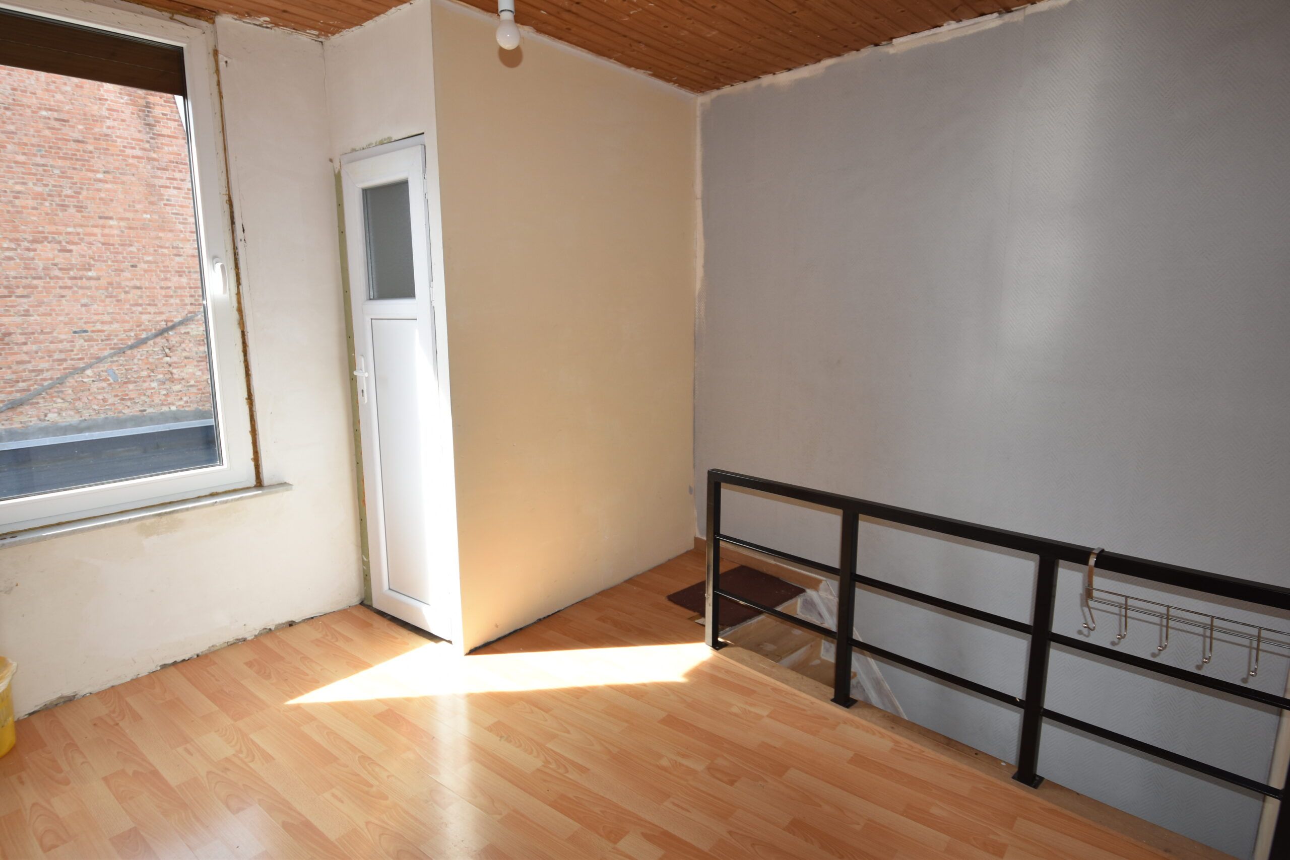 Zeer ruime, grotendeels gerenoveerde stadswoning foto 12