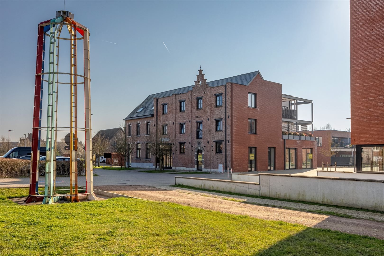 Ruime Loft met 3 kamers en tuintje foto 2