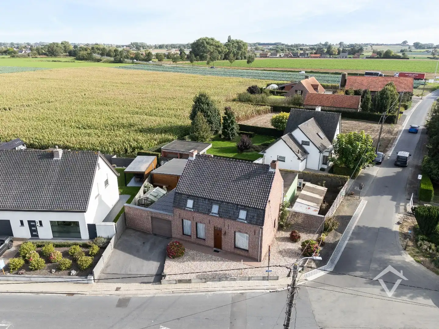 Karaktervolle woning met 4 slaapkamers, garage en tuin op gunstige ligging te Lichtervelde foto 26