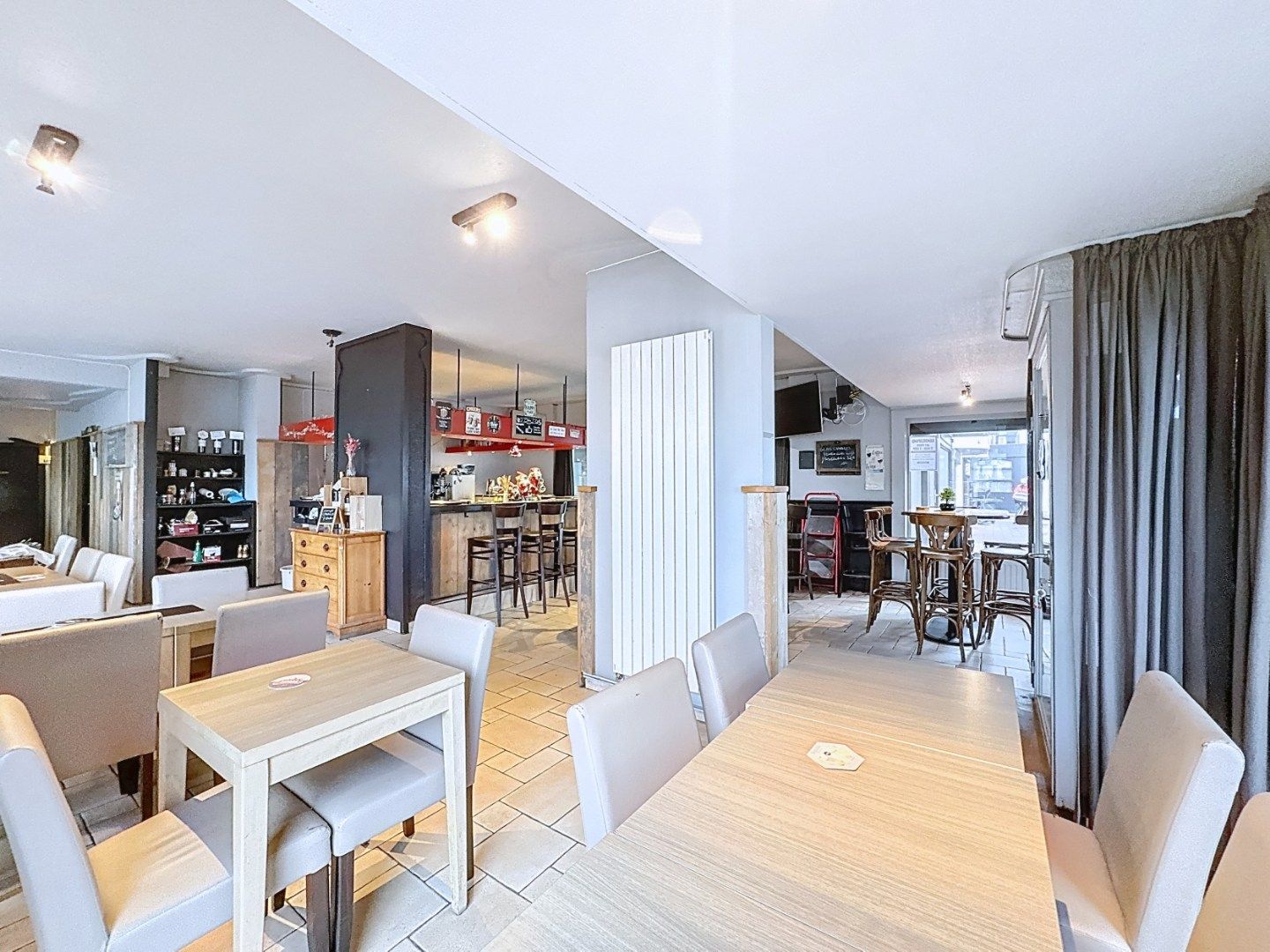 Uiterst gunstig gelegen horecazaak/handelspand foto 8