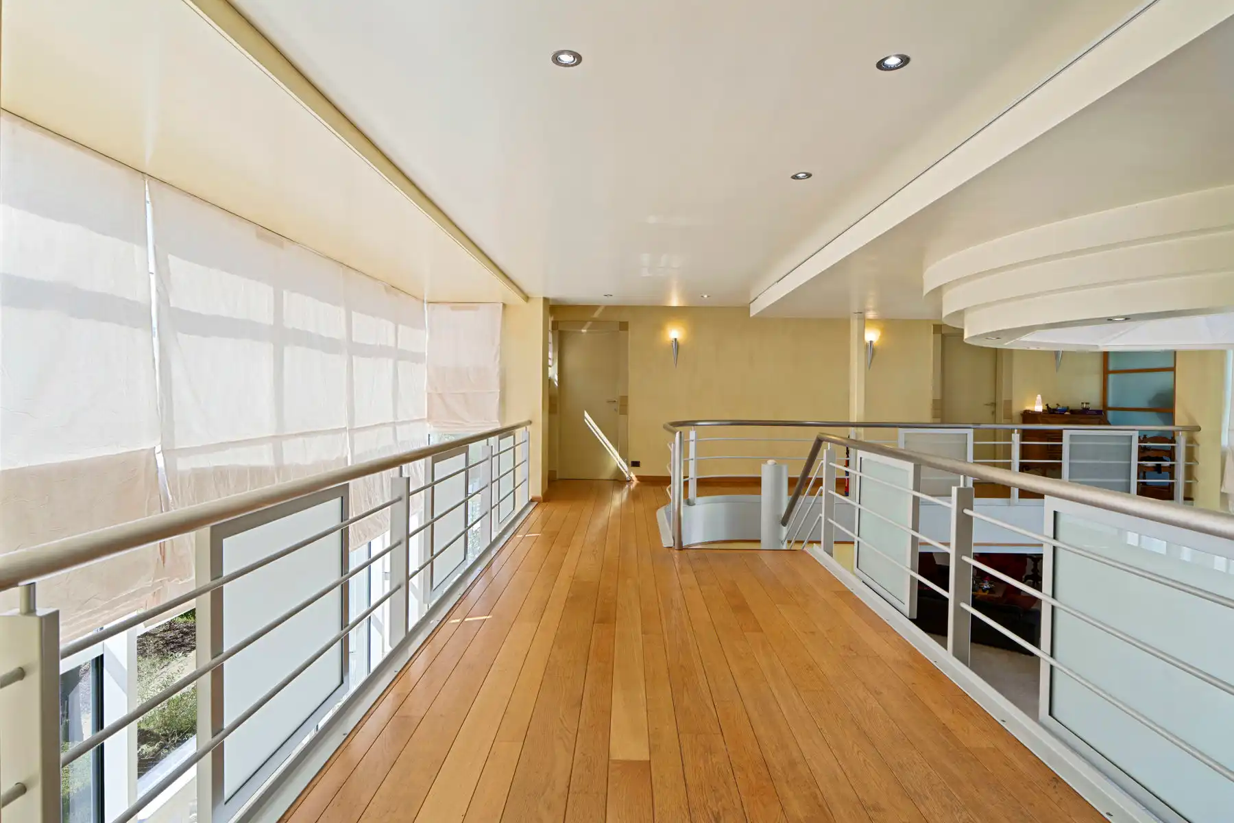 MODERNE VILLA MET 5 SLAAPKAMERS EN ONDERHOUDSVRIENDELIJKE TUIN foto 24