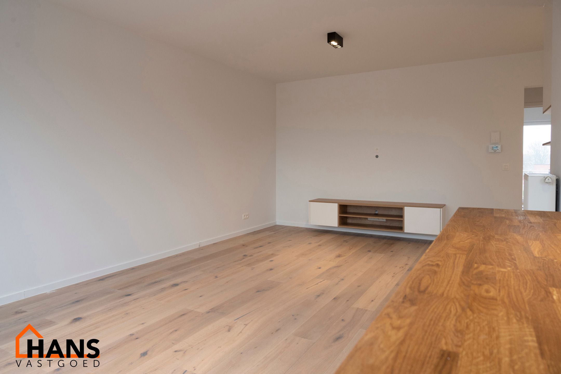 Gerenoveerd appartement met 2 slaapkamers foto 3