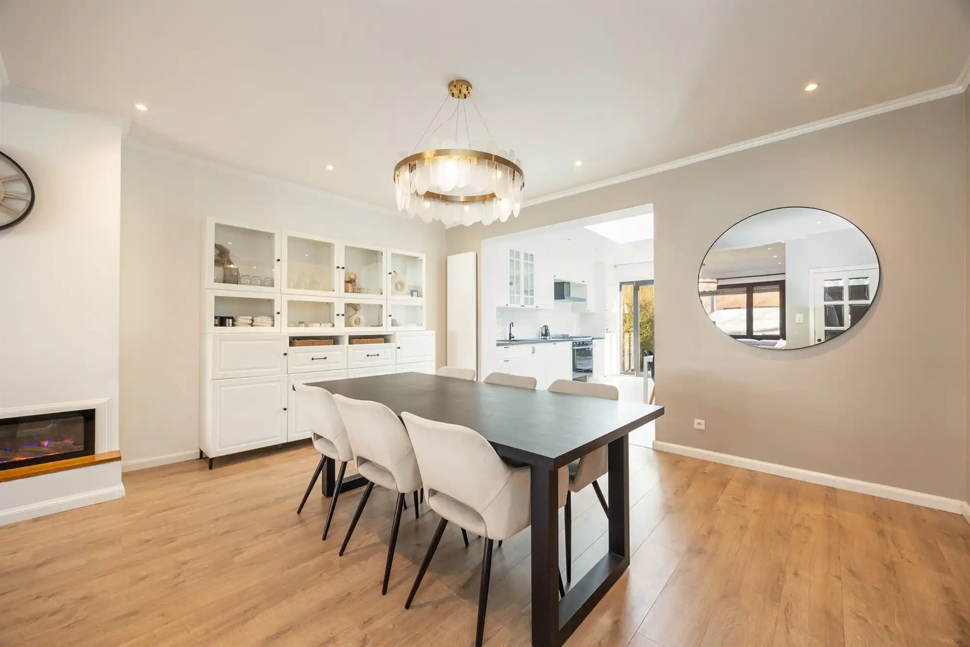 Gerenoveerde eengezinswoning met 3 slpk. en tuin foto 5