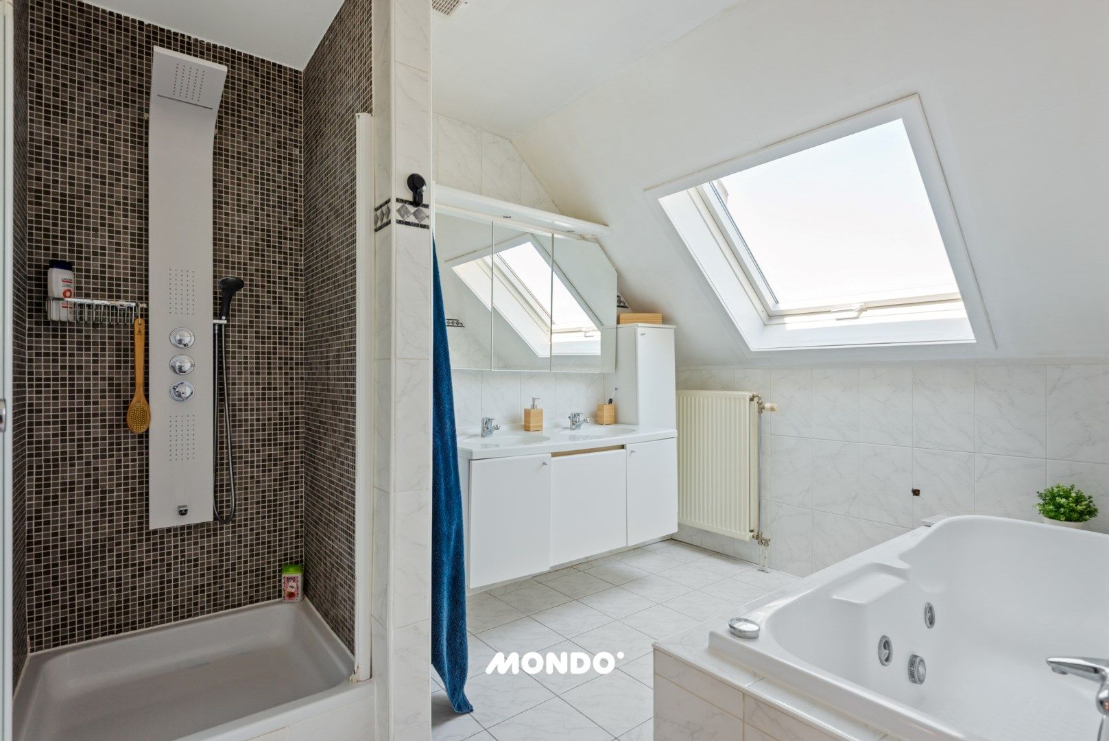 Ruim en uniek dakappartement met 3 slaapkamers, sauna en prachtig uitzicht in het hart van Sint-Amands. foto 22