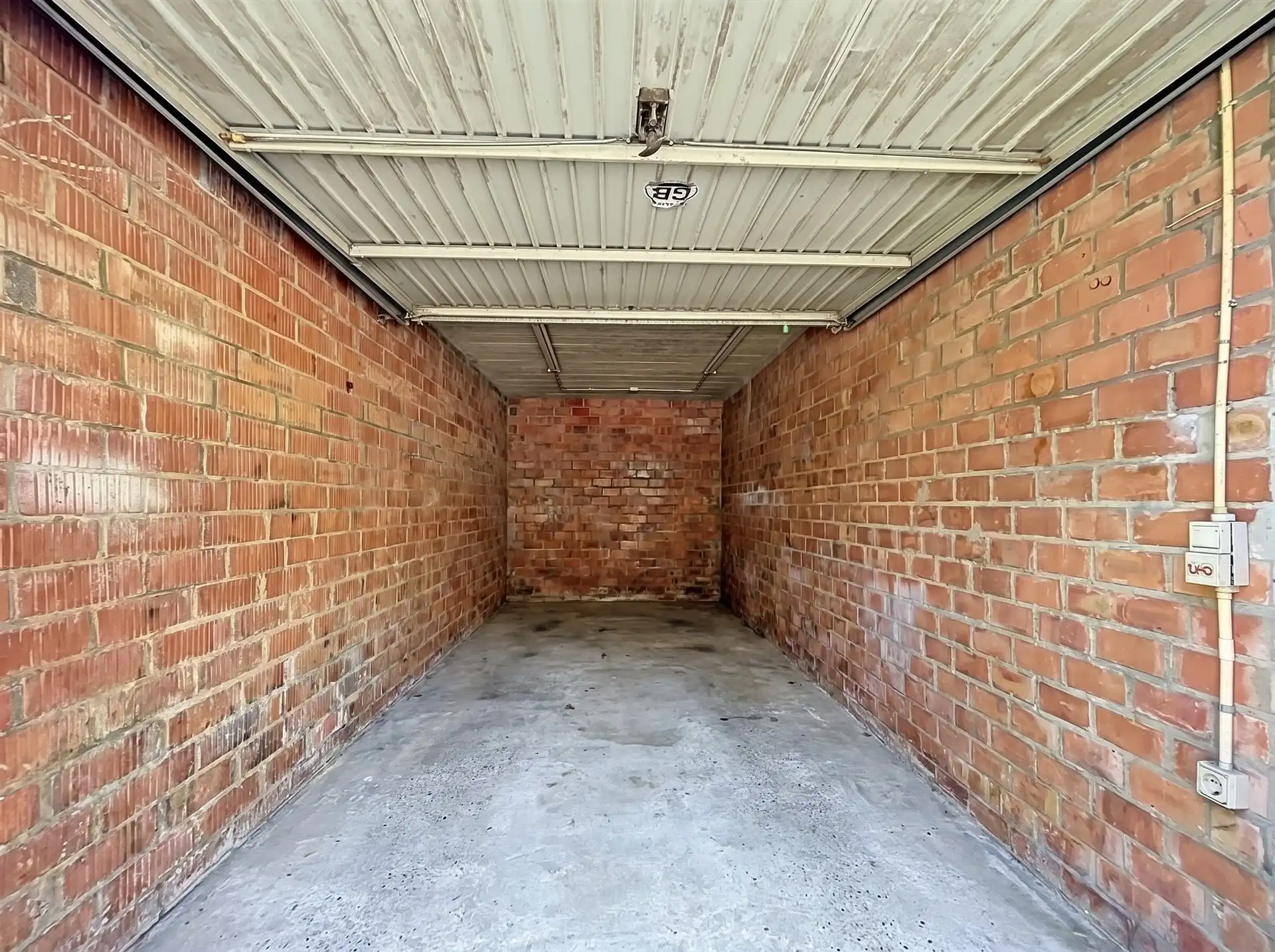 Half open bebouwing met 3 slaapkamers en garagebox op toplocatie!! foto 15