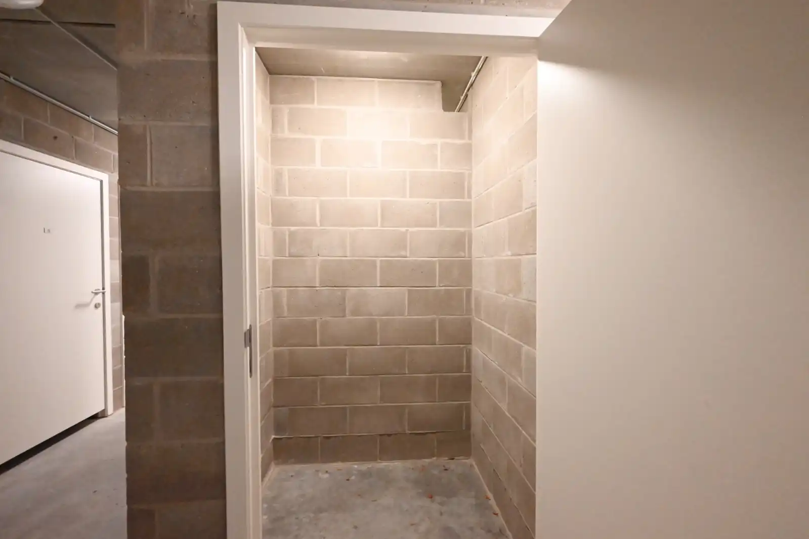 Éénkamerige assistentieflat in Izegem! foto 12