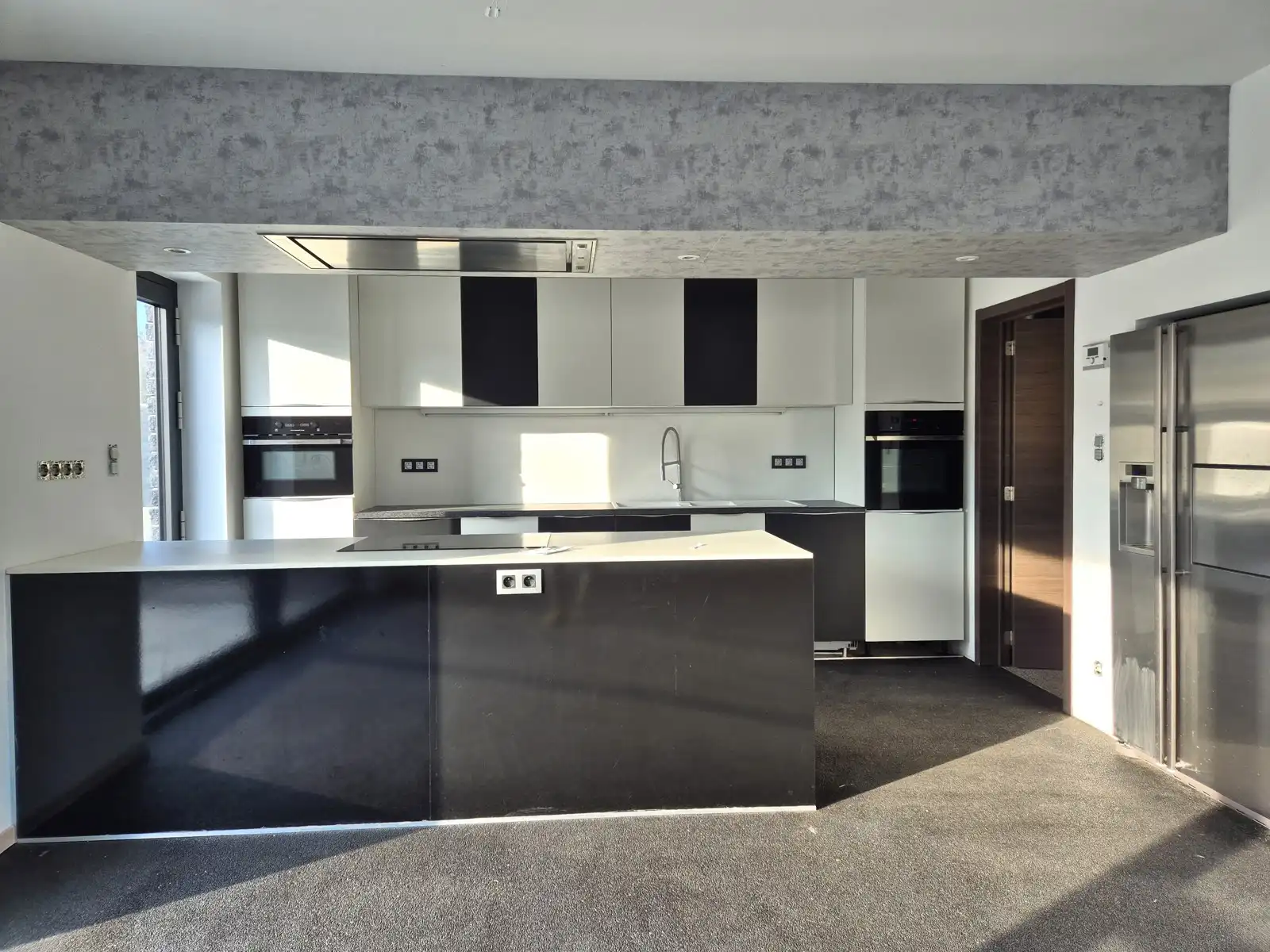 Recent, groot, praktisch + zuidgericht met prachtig uitzicht foto 12