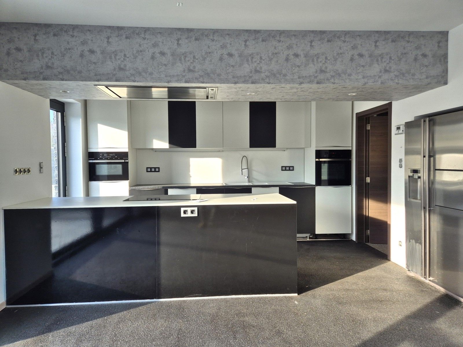 Recent, groot, praktisch + zuidgericht met prachtig uitzicht foto 12