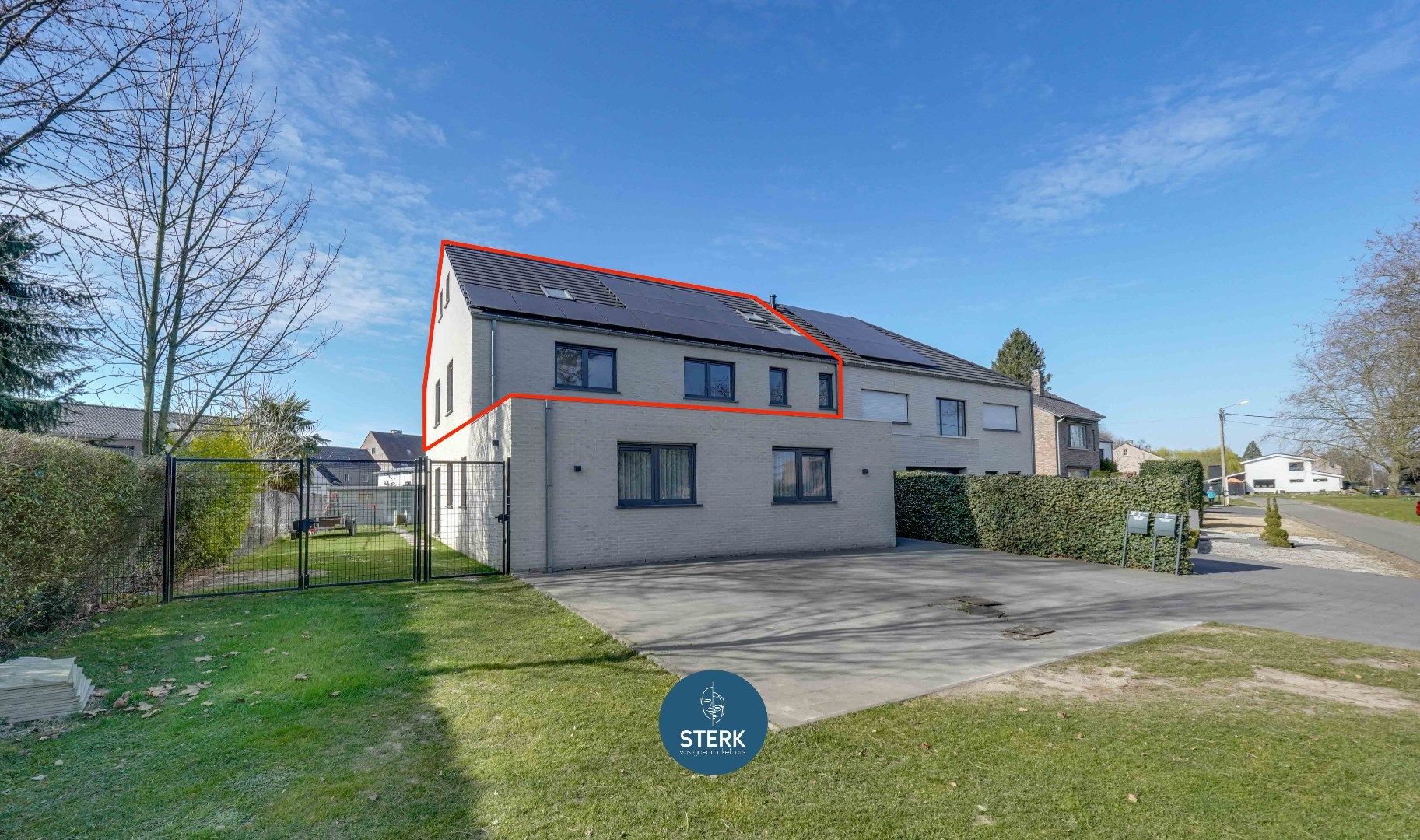 ENERGIEZUINIG DUPLEX-APPARTEMENT MET 4 SLPKS TE SMEERMAAS-LANAKEN !  foto {{pictureIndex}}