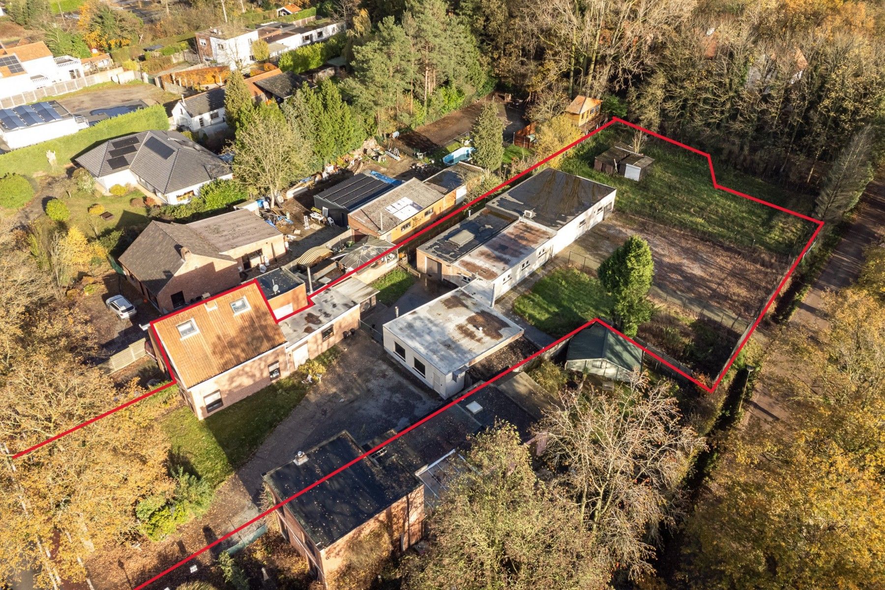 2 Woningen en opslagruimte op ca 2.525m². foto 2