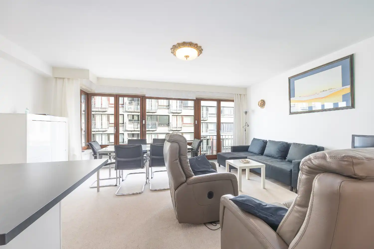 Instapklaar 2 slaapkamer-appartement met zijdelings zeezicht foto 13