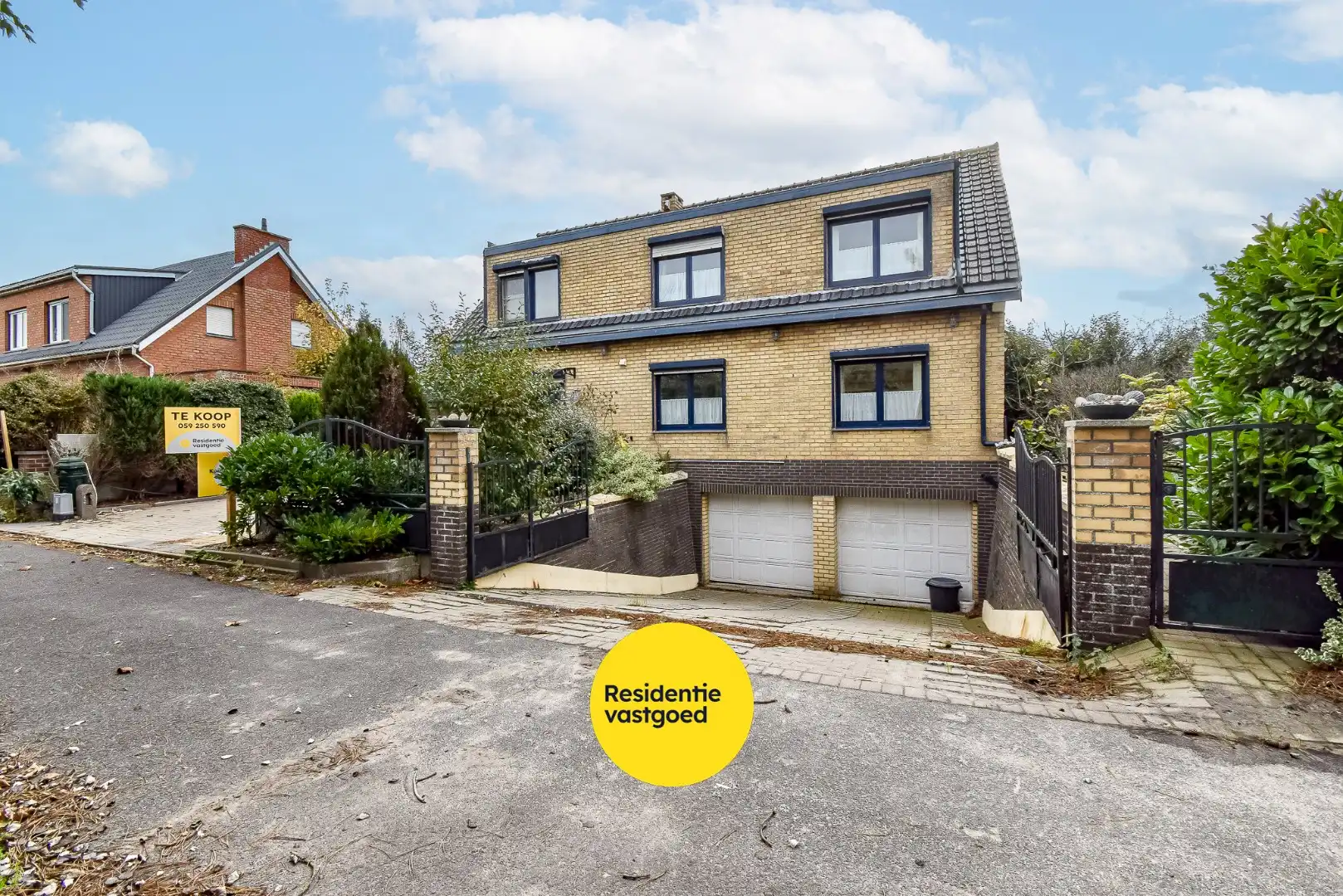 Ruime te renoveren villa op rustige ligging foto 2