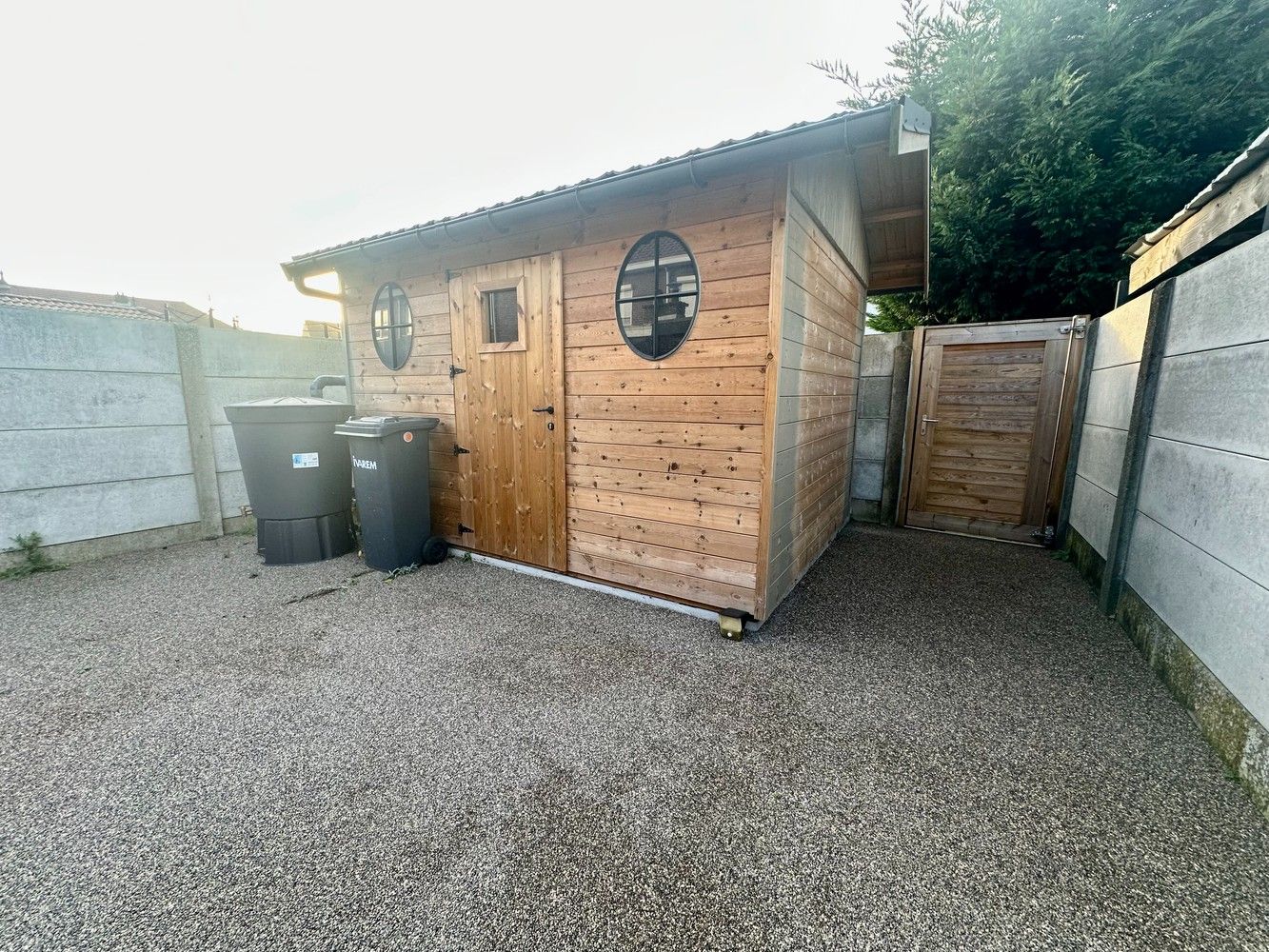 Rijwoning met 3 slaapkamers en tuin. foto 20