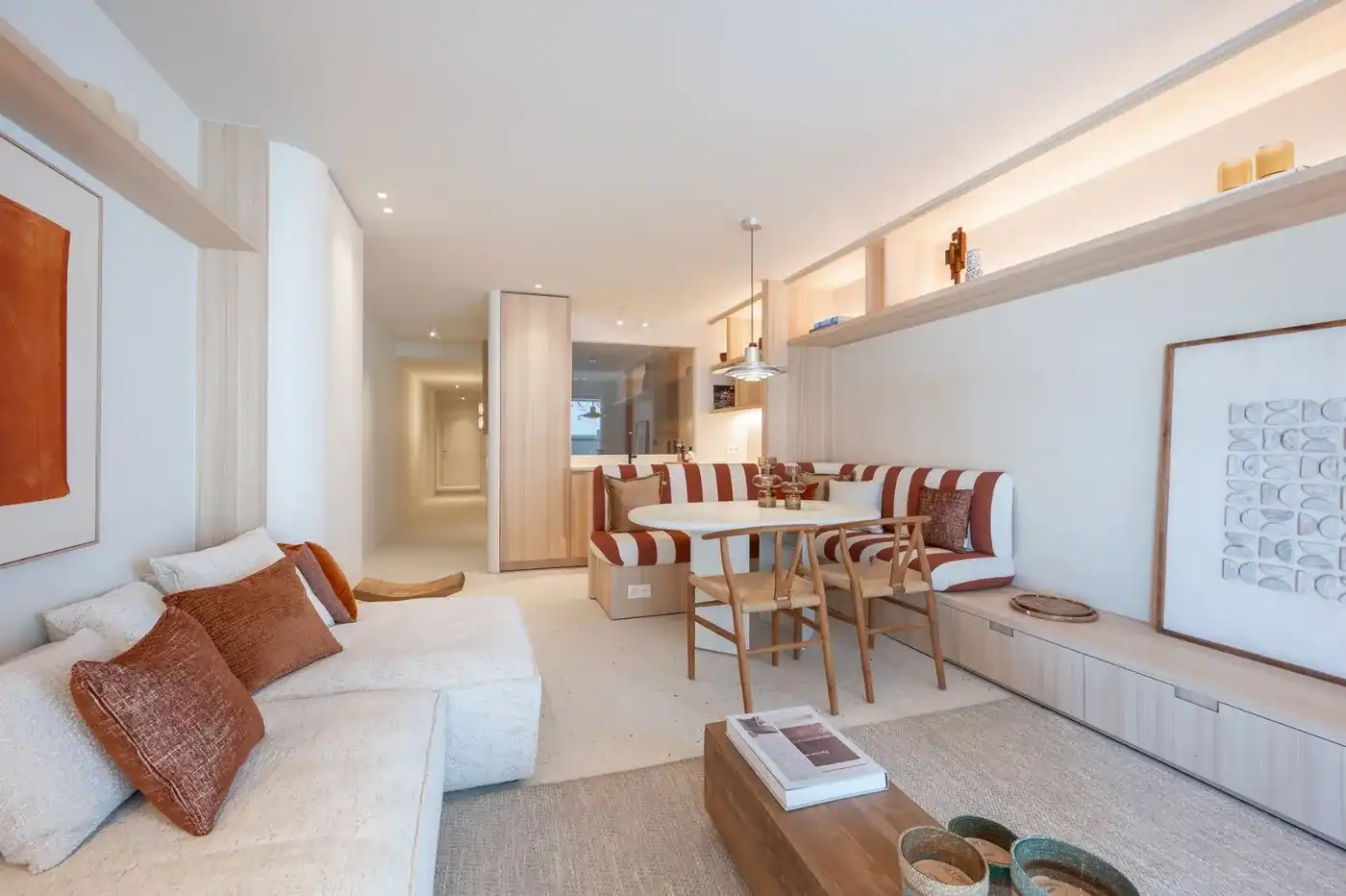 Exclusief gerenoveerd appartement met frontaal zeezicht op toplocatie in het Zoute foto 5